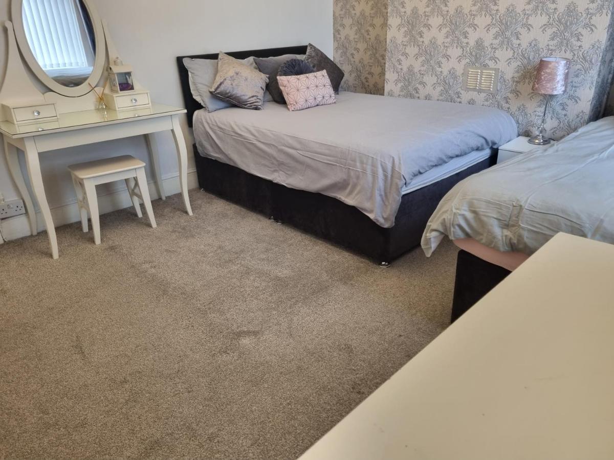 Private Luxury Double Room In Cardiff Exteriör bild