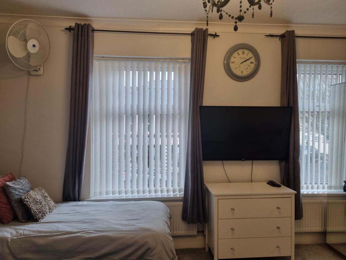 Private Luxury Double Room In Cardiff Exteriör bild