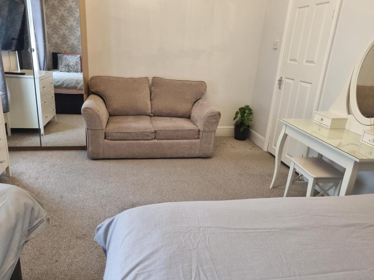 Private Luxury Double Room In Cardiff Exteriör bild