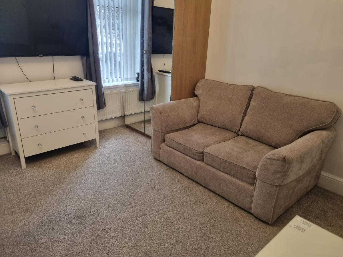 Private Luxury Double Room In Cardiff Exteriör bild