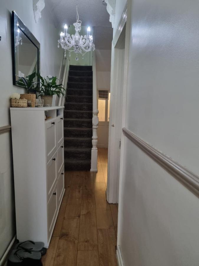 Private Luxury Double Room In Cardiff Exteriör bild